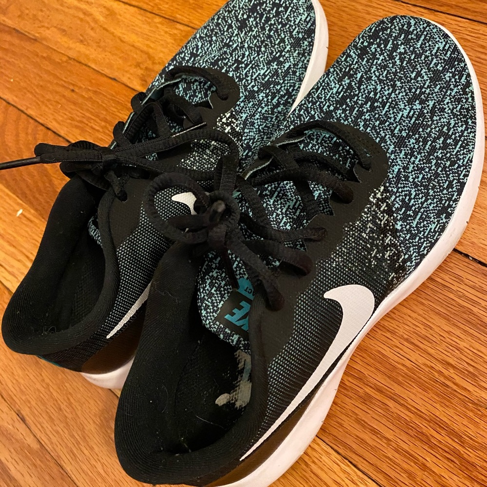 Nike size 7 running shoes